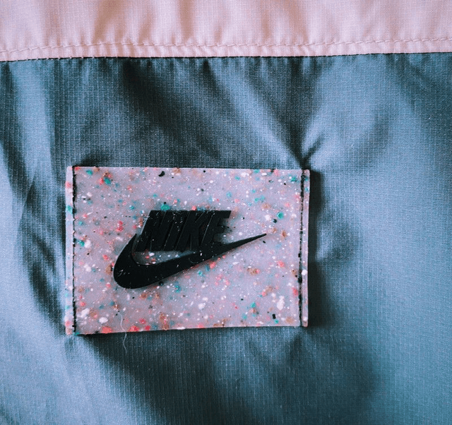 Coupe vent NIKE - état neuf - M